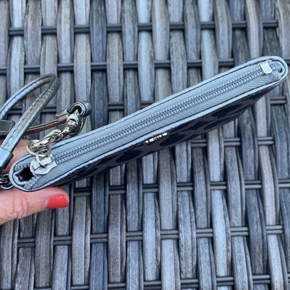 NWOT COACH ‘Julia Op Art’ Wristlet - Black/Gunmetal Gray/Silver - Picture 12 of 14